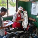 Siswa SMK Multidimensi Anyer Asah Keahlian Bengkel Otomotif